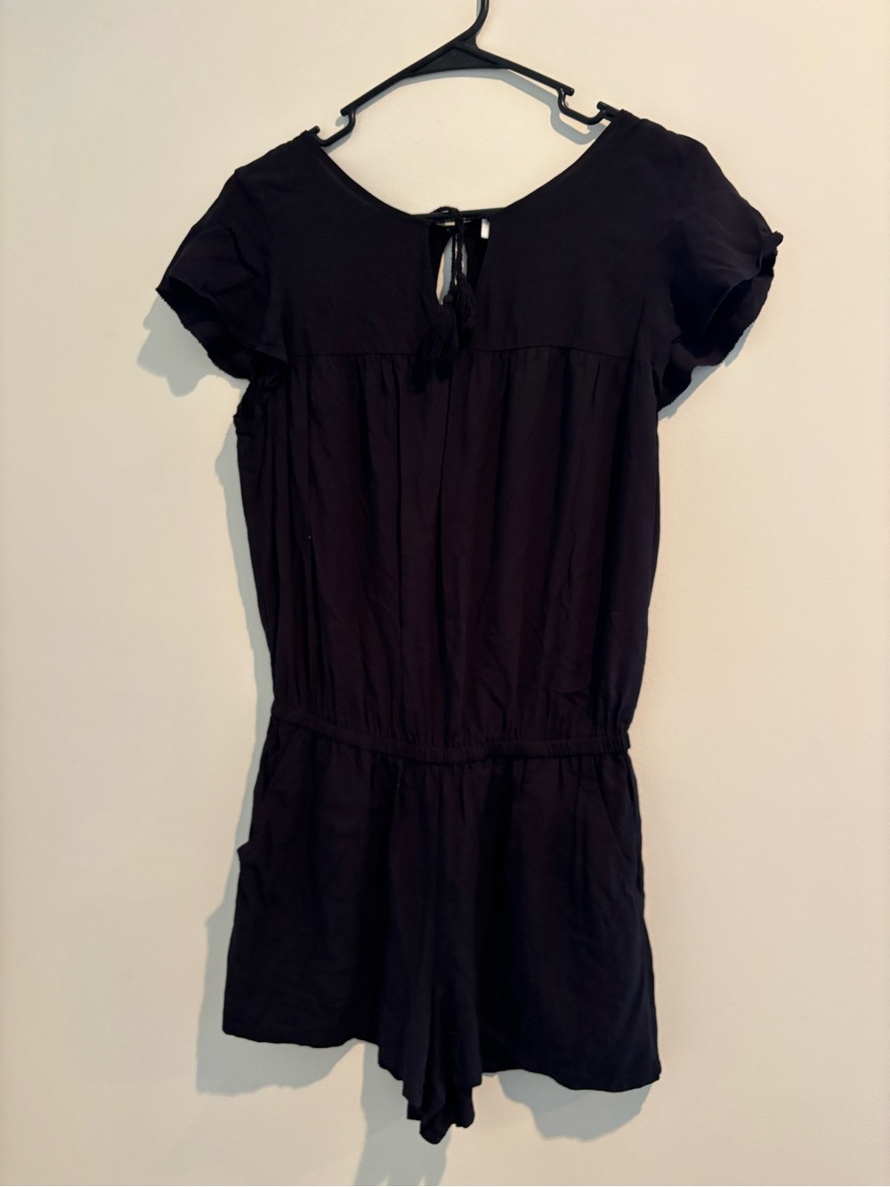 Old Navy Black Short Sleeve Tie-Back Romper